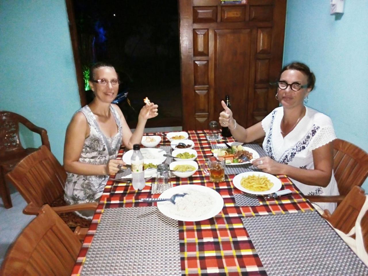 Nethmi Homestay & Restaurant Tangalle Exterior photo