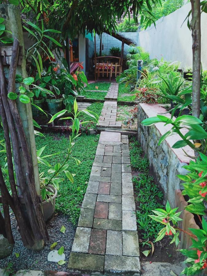 Nethmi Homestay & Restaurant Tangalle Exterior photo
